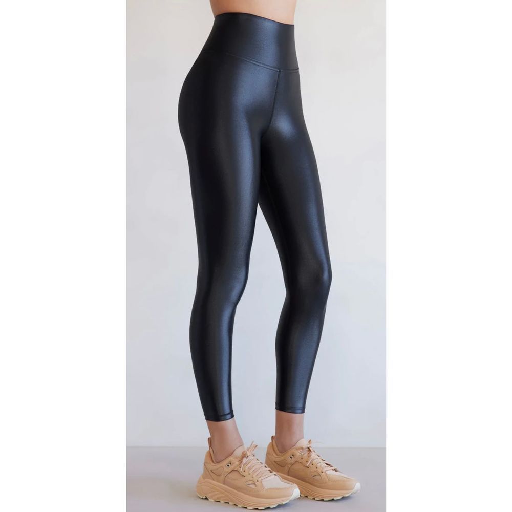 EUC Carbon38 High Rise 7/8 Legging in Takara Shine Black Sz. S